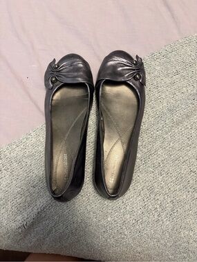 Naturalizer Women's Black Leather Bow-Accent Ballet Flats